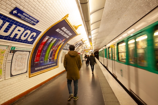 Canon EOS 5D Mark II - Canon EF 17-40mm f/4L USM - 28.0 mm - 1/25 - 4.0 - 1600